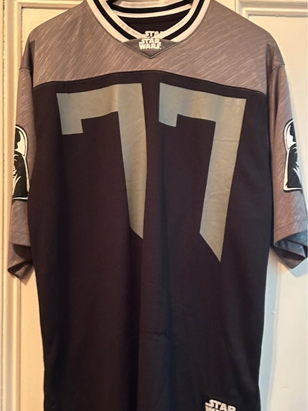 Star Wars Men’s Gray & Black Athletic Tee - Graphic Jersey